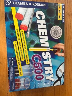 Thames & Kosmos Chemistry C500 Kids Experiment Kit - Blue